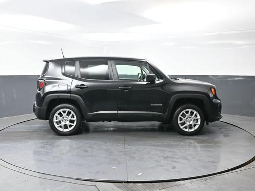 Black Clearcoat 2023 Jeep Renegade Latitude