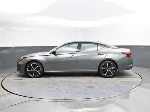 2023 Nissan Altima SR FWD