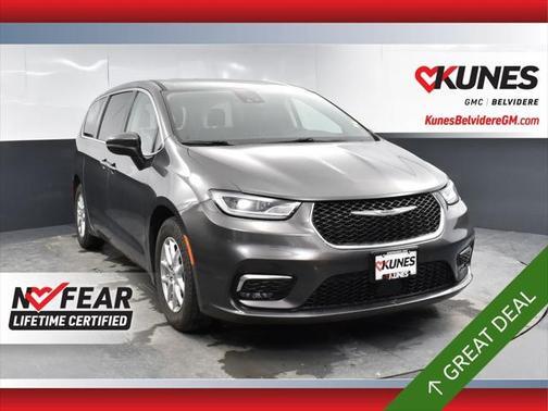 2023 Chrysler Pacifica Touring L