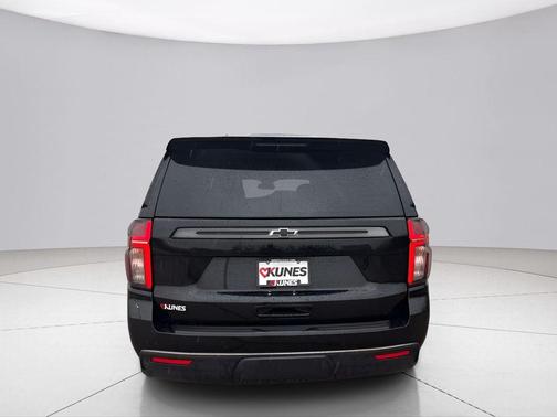 2022 Chevrolet Suburban 4WD Z71