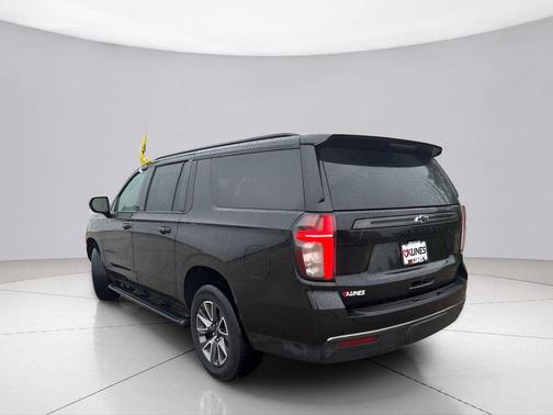 2022 Chevrolet Suburban 4WD Z71