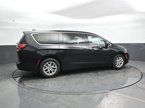 2025 Chrysler Pacifica L