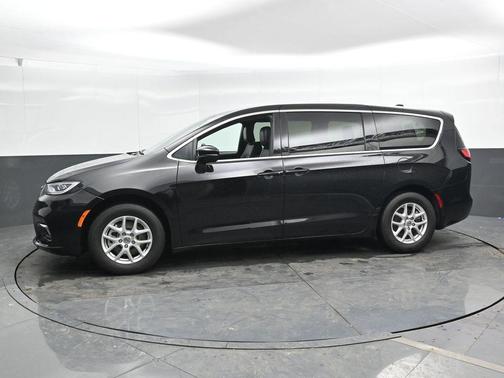 2025 Chrysler Pacifica L