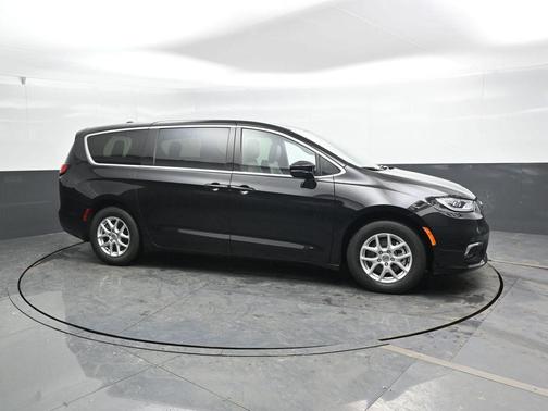 2025 Chrysler Pacifica L