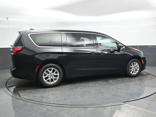 2025 Chrysler Pacifica L