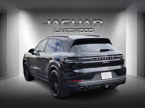 2024 Porsche Cayenne Base