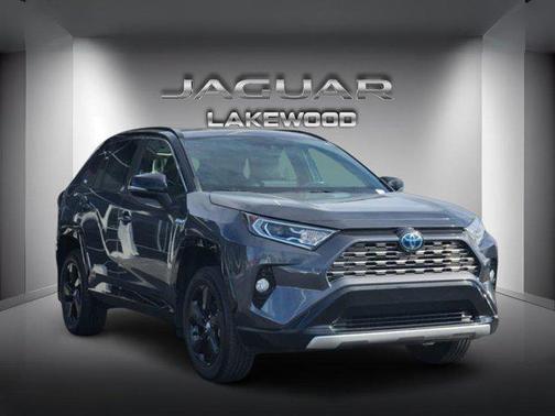 2020 Toyota RAV4 Hybrid SE