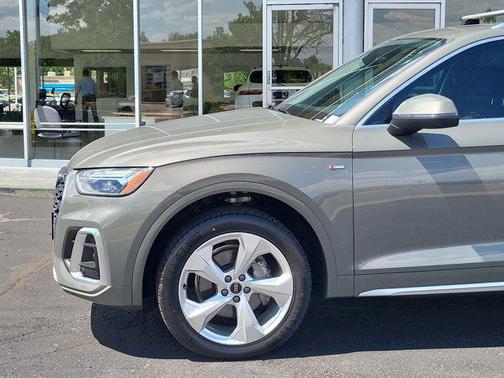 2023 Audi Q5 45 S line Premium Plus