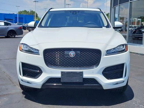 2018 Jaguar F-PACE 25t R-Sport