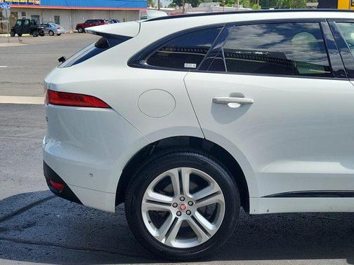 2018 Jaguar F-PACE 25t R-Sport