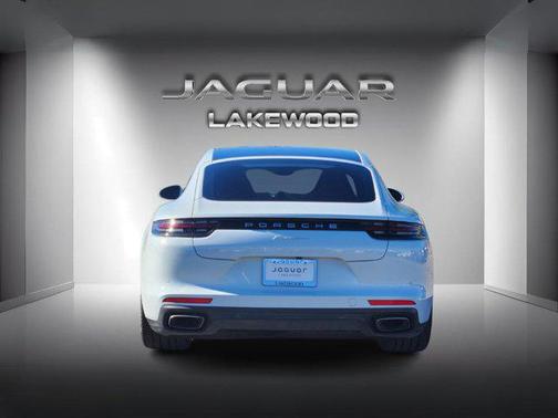 2017 Porsche Panamera 4