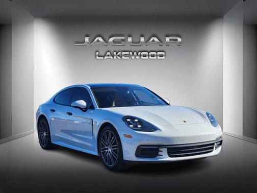 2017 Porsche Panamera 4