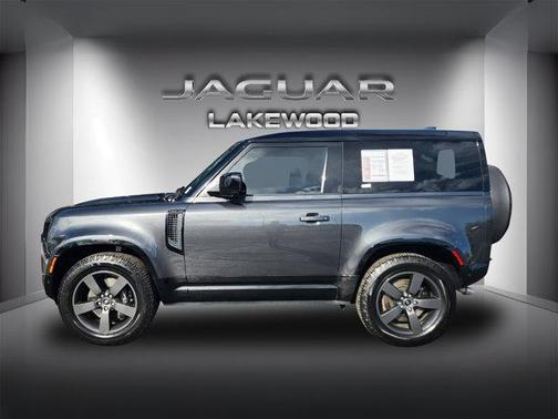 2024 Land Rover Defender V8