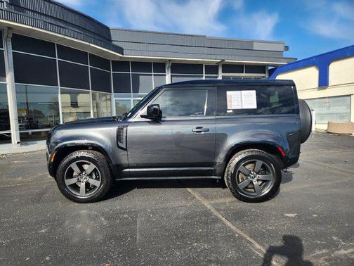 2024 Land Rover Defender V8