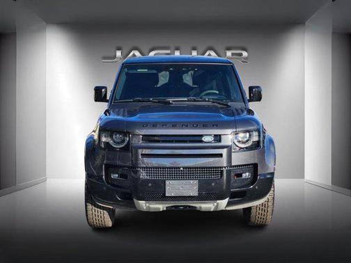 2024 Land Rover Defender V8