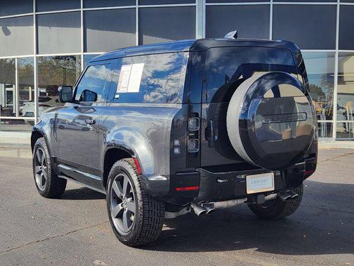 2024 Land Rover Defender V8