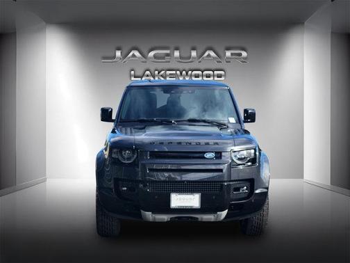 2024 Land Rover Defender V8