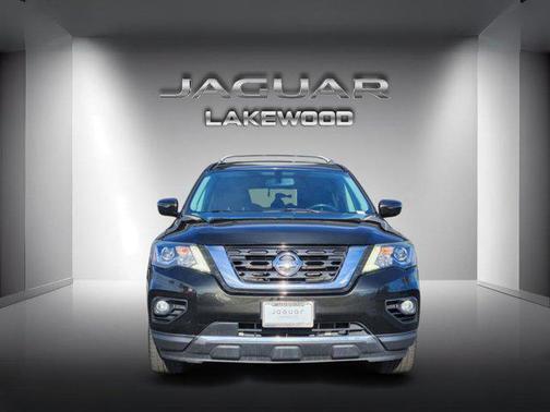 2017 Nissan Pathfinder Platinum