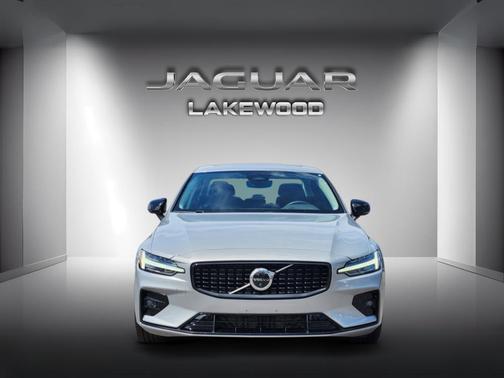 Silver Dawn Metallic 2024 Volvo S60 B5 Plus Dark Theme