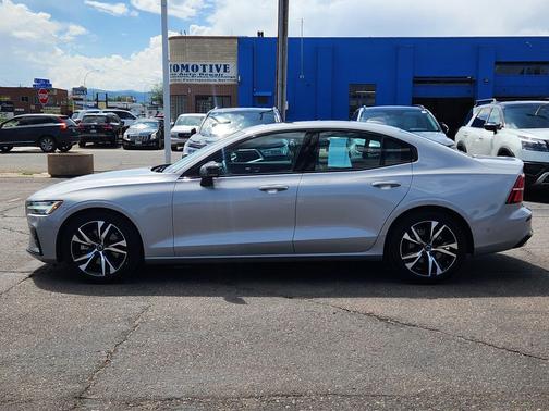 Silver Dawn Metallic 2024 Volvo S60 B5 Plus Dark Theme