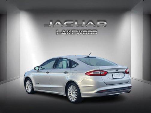 2016 Ford Fusion Hybrid SE