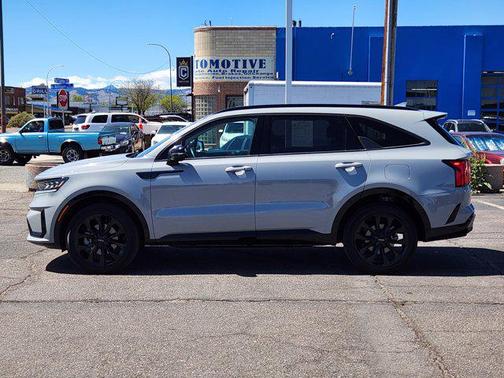 Wolf Gray 2023 Kia Sorento SX