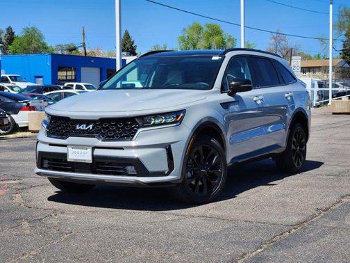 Wolf Gray 2023 Kia Sorento SX