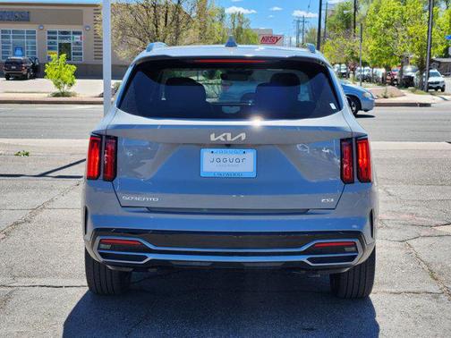 Wolf Gray 2023 Kia Sorento SX