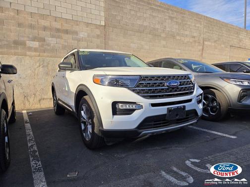 Star White Metallic Tri-Coat 2023 Ford Explorer XLT