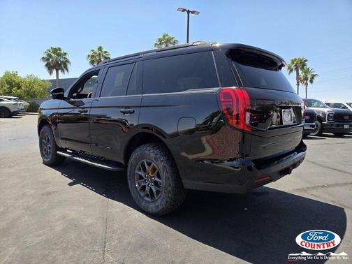 Agate Black Metallic 2026 Ford Expedition Tremor
