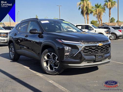 Mosaic Black Metallic 2025 Chevrolet Trax LT