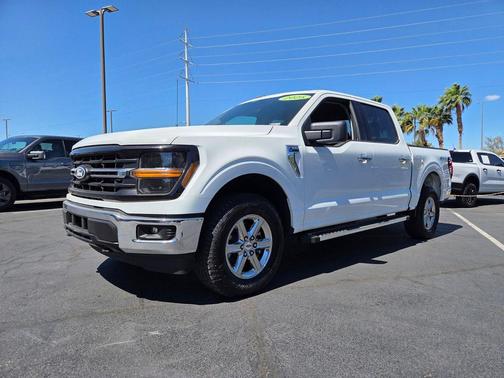 Oxford White 2025 Ford F-150 XLT