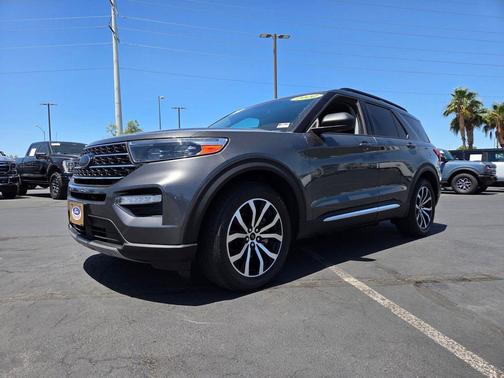 Magnetic Metallic 2020 Ford Explorer XLT