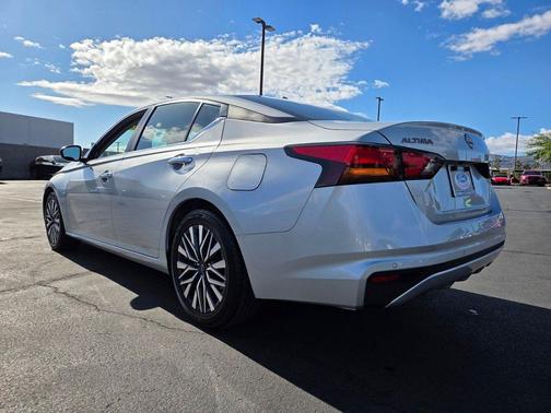 Brilliant Silver Metallic 2024 Nissan Altima 2.5 SV