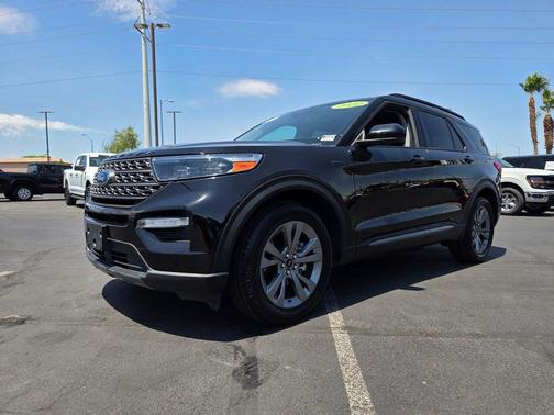 Agate Black Metallic 2022 Ford Explorer XLT