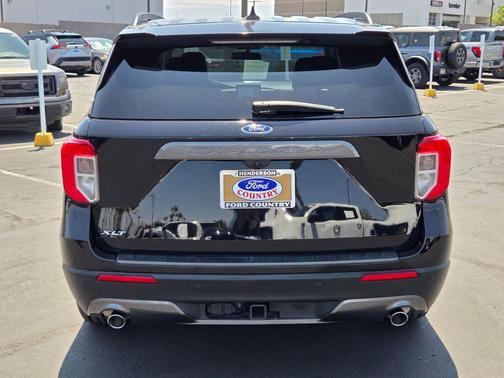 Agate Black Metallic 2022 Ford Explorer XLT