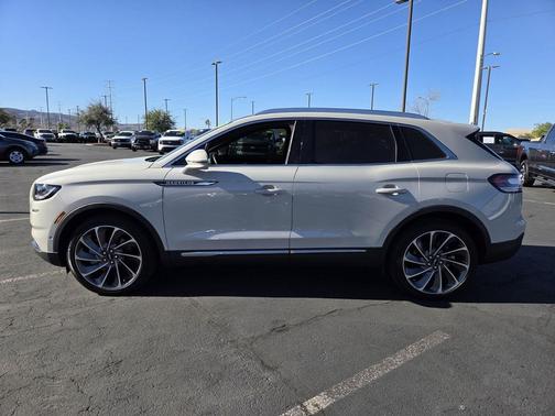 2022 Lincoln Nautilus Reserve