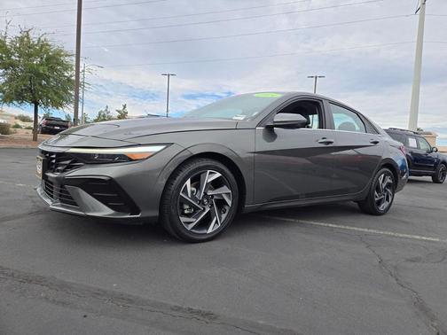 2024 Hyundai ELANTRA Limited