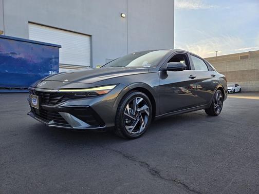 2024 Hyundai ELANTRA Limited