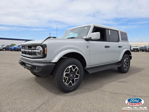 Avalanche Gray 2026 Ford Bronco Outer Banks