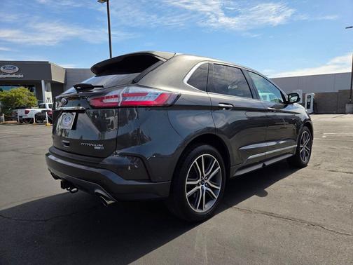Magnetic Metallic 2019 Ford Edge Titanium