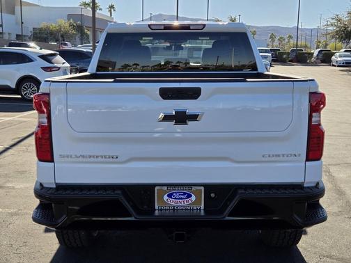 2023 Chevrolet Silverado 1500 Custom Trail Boss