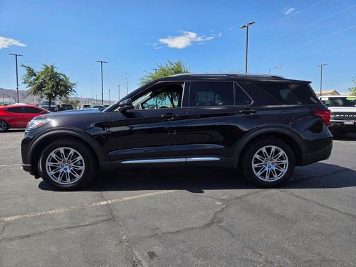 Agate Black Metallic 2026 Ford Explorer Platinum