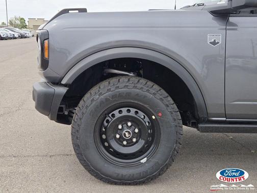 Carbonized Gray Metallic 2026 Ford Bronco Big Bend