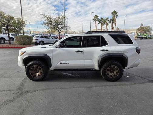 2025 Toyota 4Runner Hybrid Trailhunter