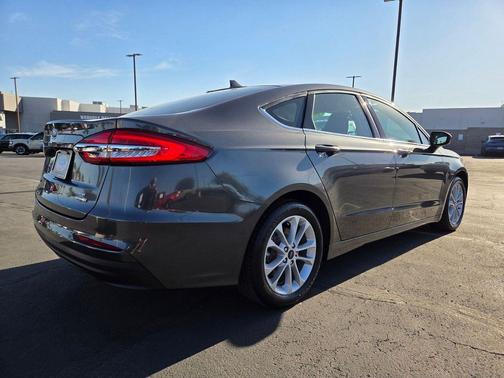 2020 Ford Fusion Hybrid SE