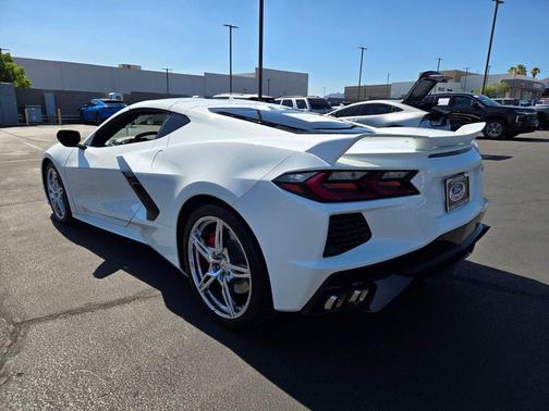 Arctic White 2021 Chevrolet Corvette Stingray w/2LT
