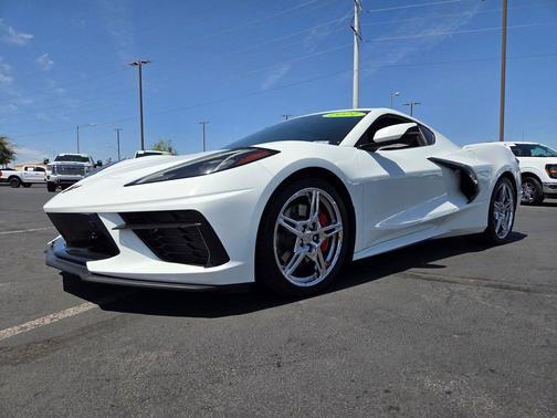 Arctic White 2021 Chevrolet Corvette Stingray w/2LT