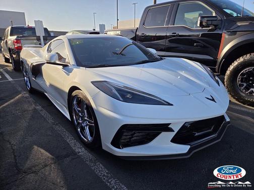 Arctic White 2021 Chevrolet Corvette Stingray w/2LT