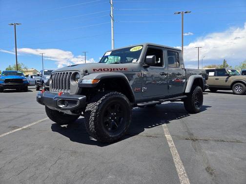 Sting-Gray Clearcoat 2021 Jeep Gladiator Mojave 4x4